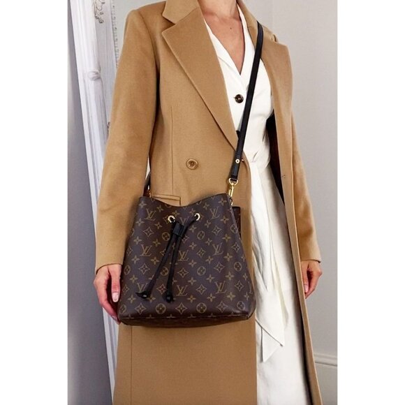 LOUIS VUITTON NeoNoe MM in Black - Picture 1 of 16